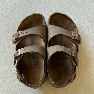 Toddler Birkenstocks 25(7-7.5)